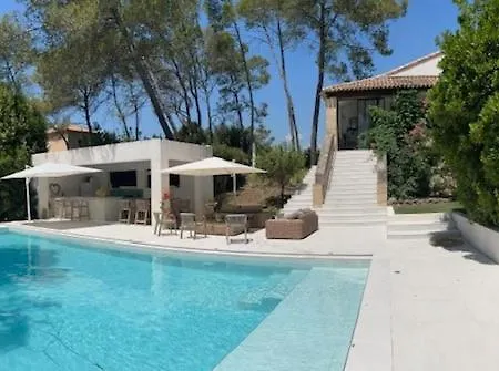 Villa Dernière Minute Excpetionnel Toute 4 Chbres Pool House Piscine Et Boulodrome *
