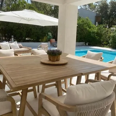 Dernière Minute Excpetionnel Toute 4 Chbres Pool House Piscine Et Boulodrome * Le Triadou