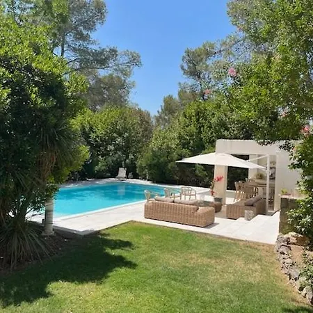 Villa Dernière Minute Excpetionnel Toute 4 Chbres Pool House Piscine Et Boulodrome *