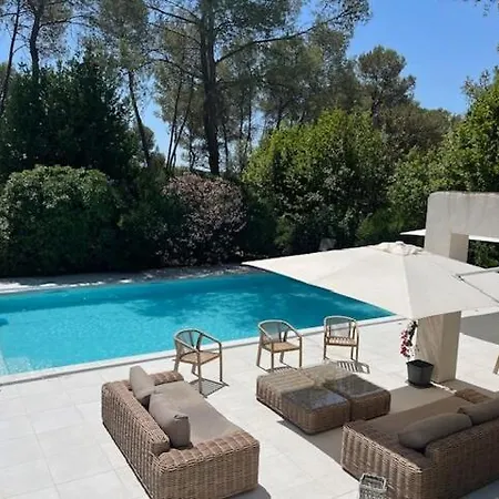 Villa Dernière Minute Excpetionnel Toute 4 Chbres Pool House Piscine Et Boulodrome Le Triadou